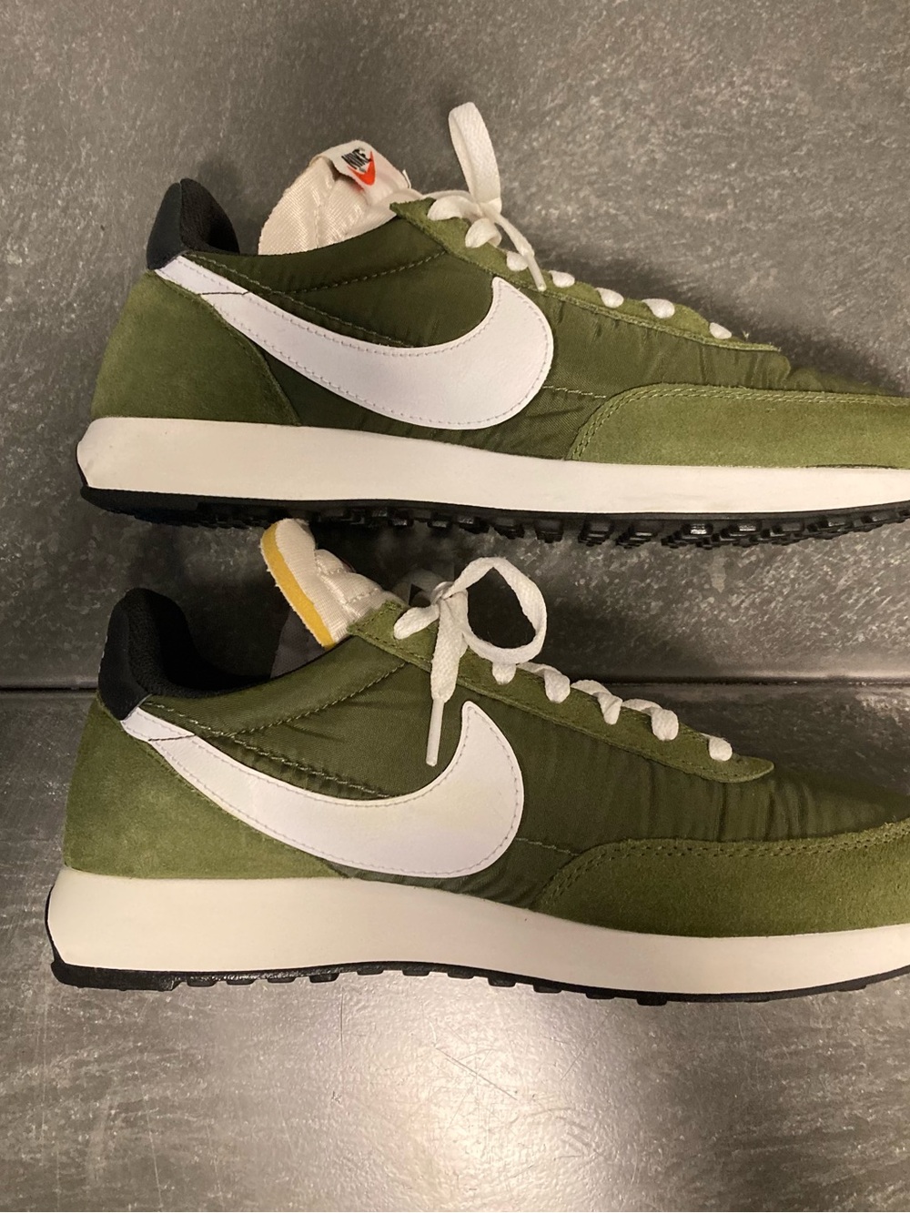 Nike Men’s Tailwind 79 Olive Green and White Retro Runner Sneakers (very sought) - Picture 3 of 9